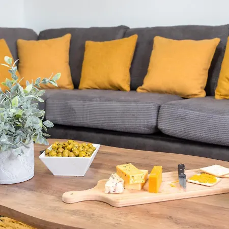 Mountain View Beautiful Large House By Holiday home *