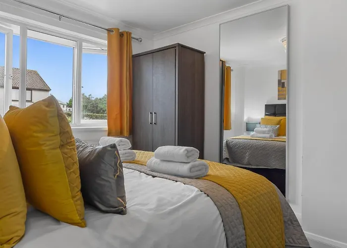 Mountain View Beautiful Large House By Nyaraló