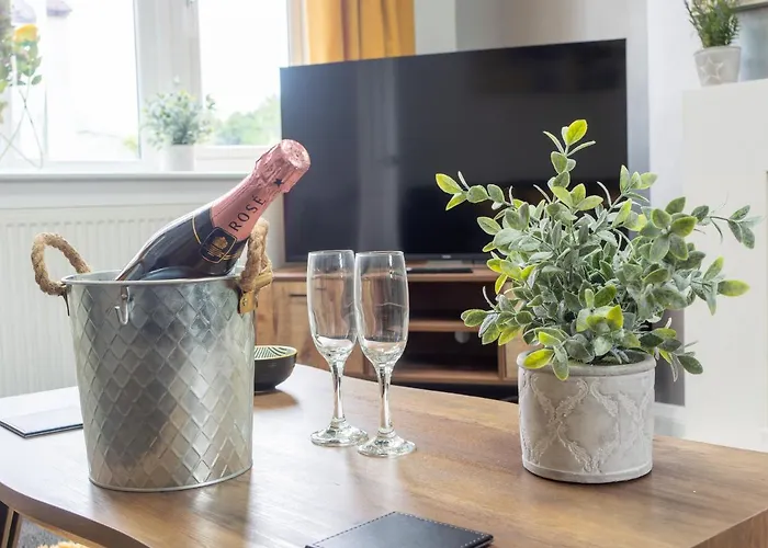 Mountain View Beautiful Large House By Nyaraló