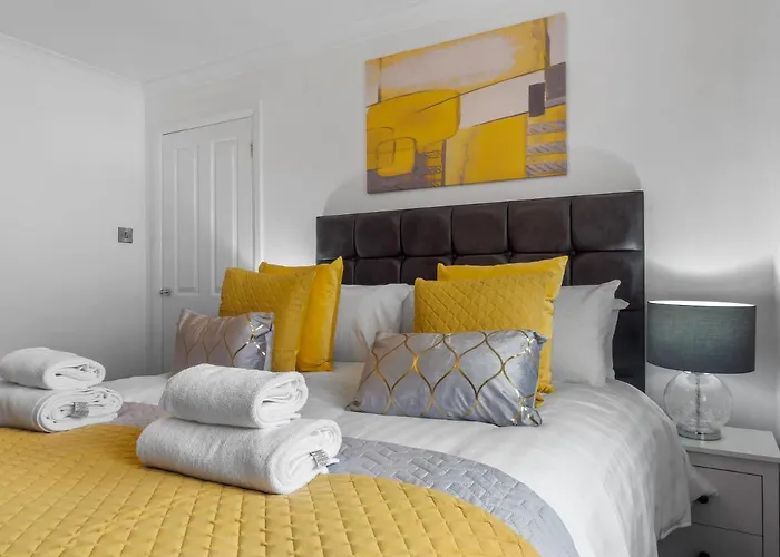 Mountain View Beautiful Large House By Nyaraló