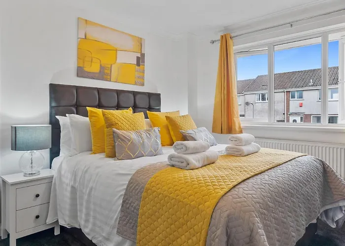 Mountain View Beautiful Large House By Nyaraló